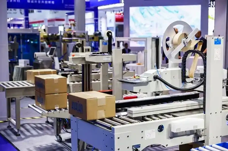 מחברים כבדים ממלאים תפקיד מפתח בתעשיית האריזה.